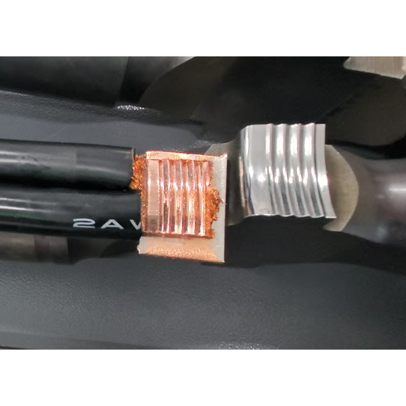 Máquina de soldadura ultrasónica de metales con terminales y mazo de cables de 100 mm² (modelo 2010G).